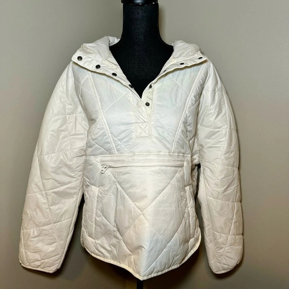 New without tags. American Eagle AE Popover Puffer Jacket women’s size M cream - Picture 1 of 8